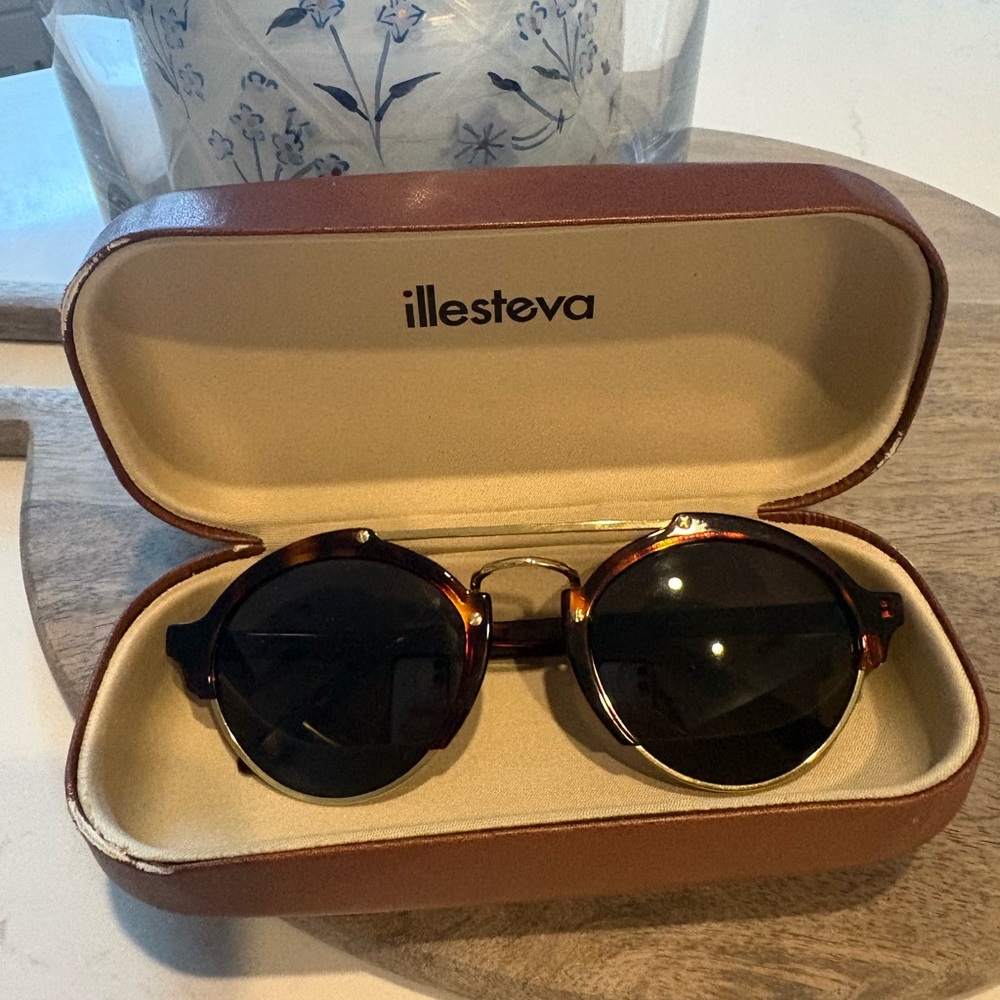 Illesteva Milan 2 Tortoiseshell Round Sunglasses.